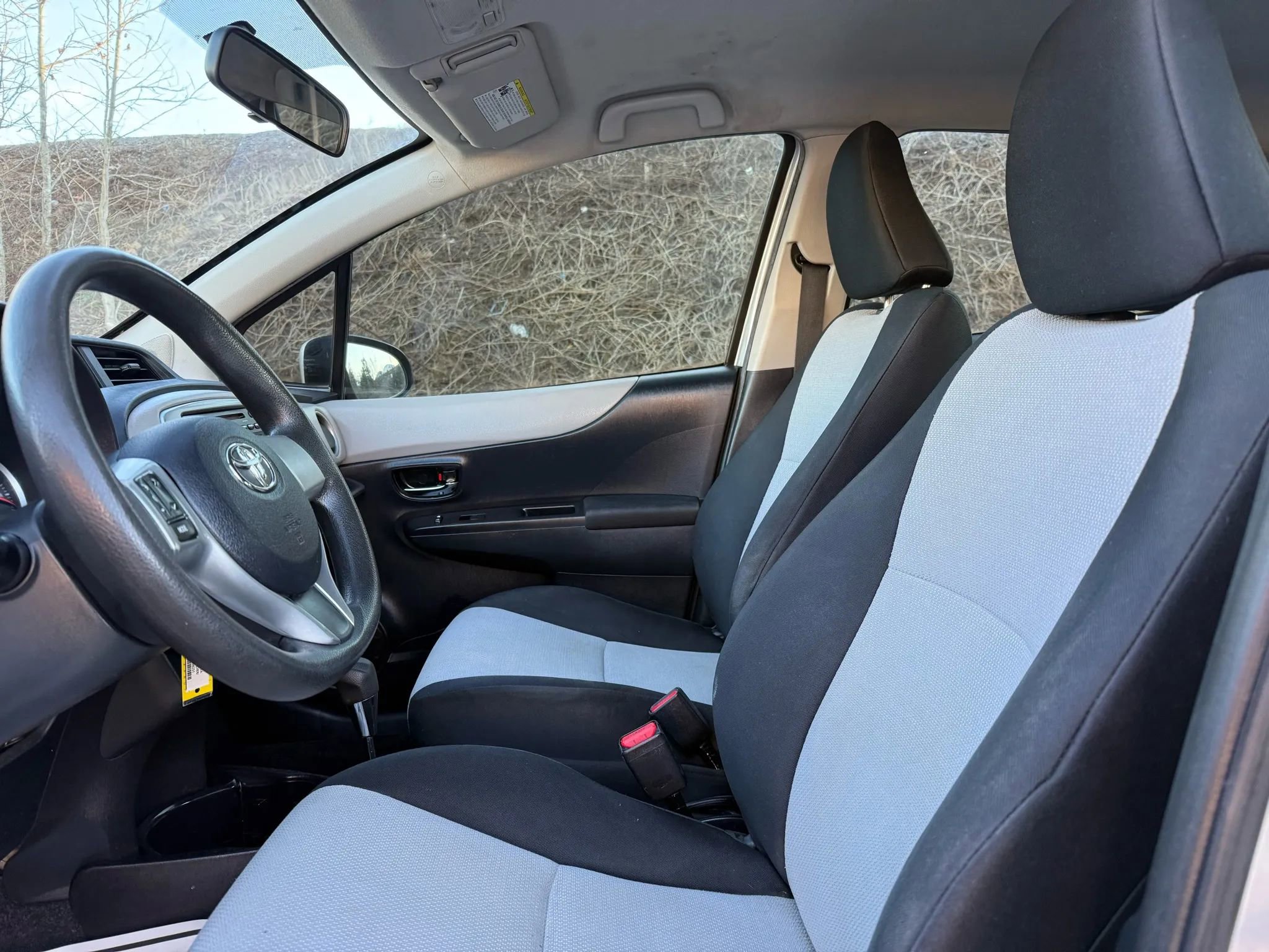 Used 2013 Toyota Yaris LE image 15