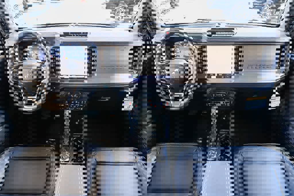 New 2025 Ford Bronco Outer Banks w/ Sasquatch Package image 12