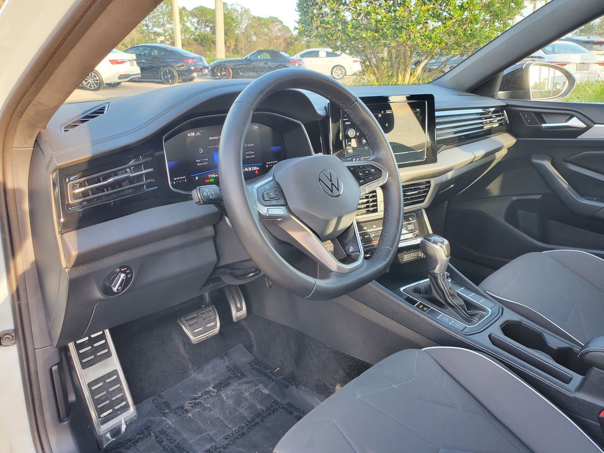 Used 2025 Volkswagen Jetta Sport image 15