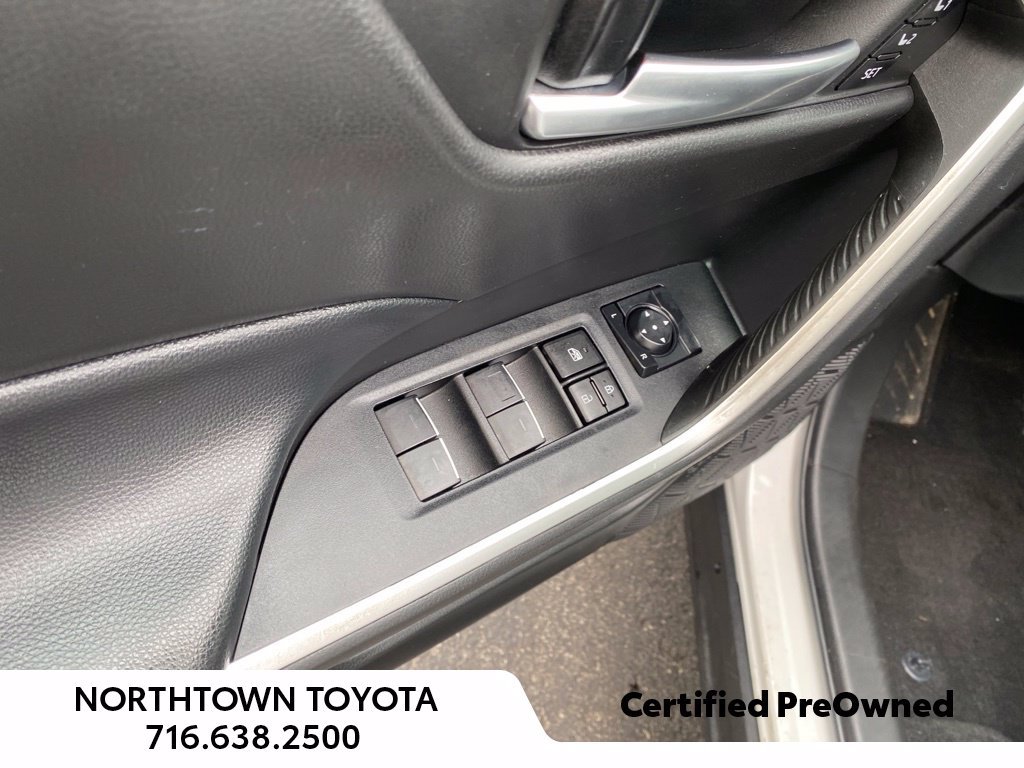 Used 2023 Toyota RAV4 XLE Premium AWD/4WD image 20