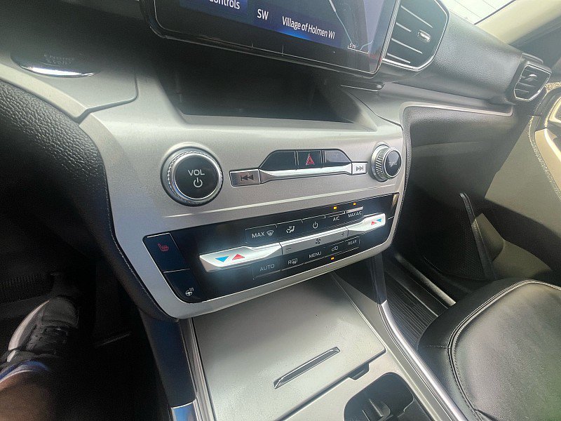 Used 2022 Ford Explorer XLT AWD/4WD image 24