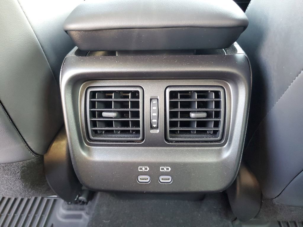 Used 2023 Toyota Crown Limited image 16