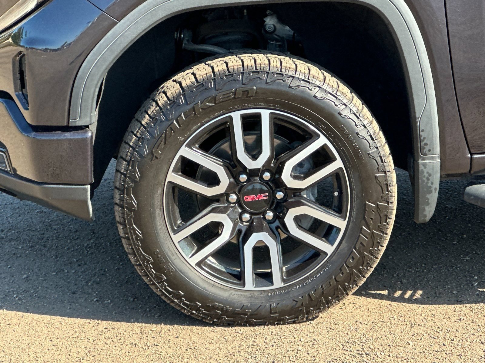 Used 2024 GMC Sierra 1500 AT4 w/ Technology Package AWD/4WD image 24