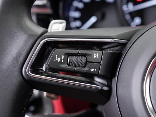 Used 2025 Porsche Macan image 13