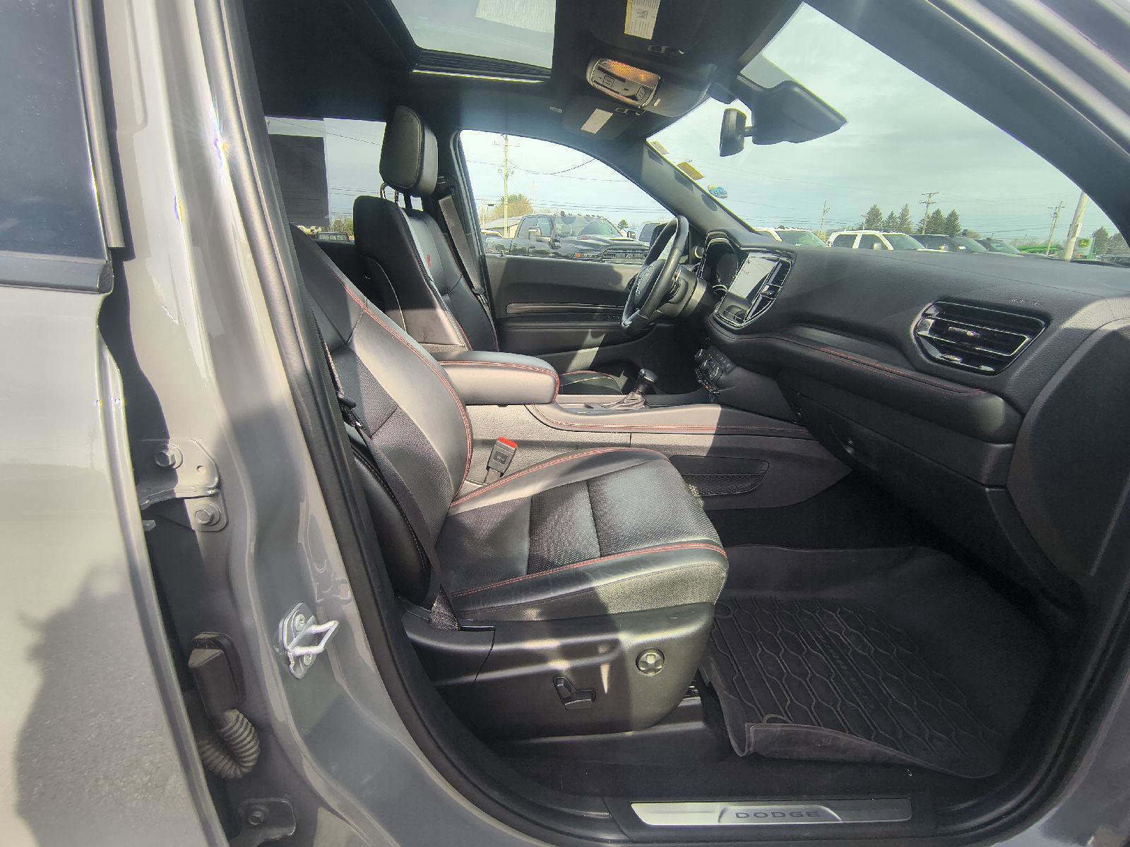 Used 2025 Dodge Durango GT image 33