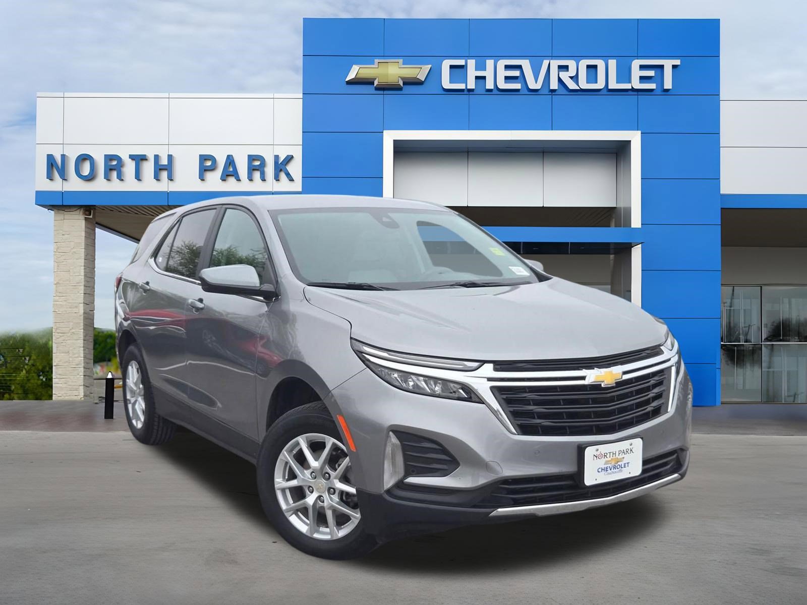 Used 2023 Chevrolet Equinox LT AWD/4WD image 1