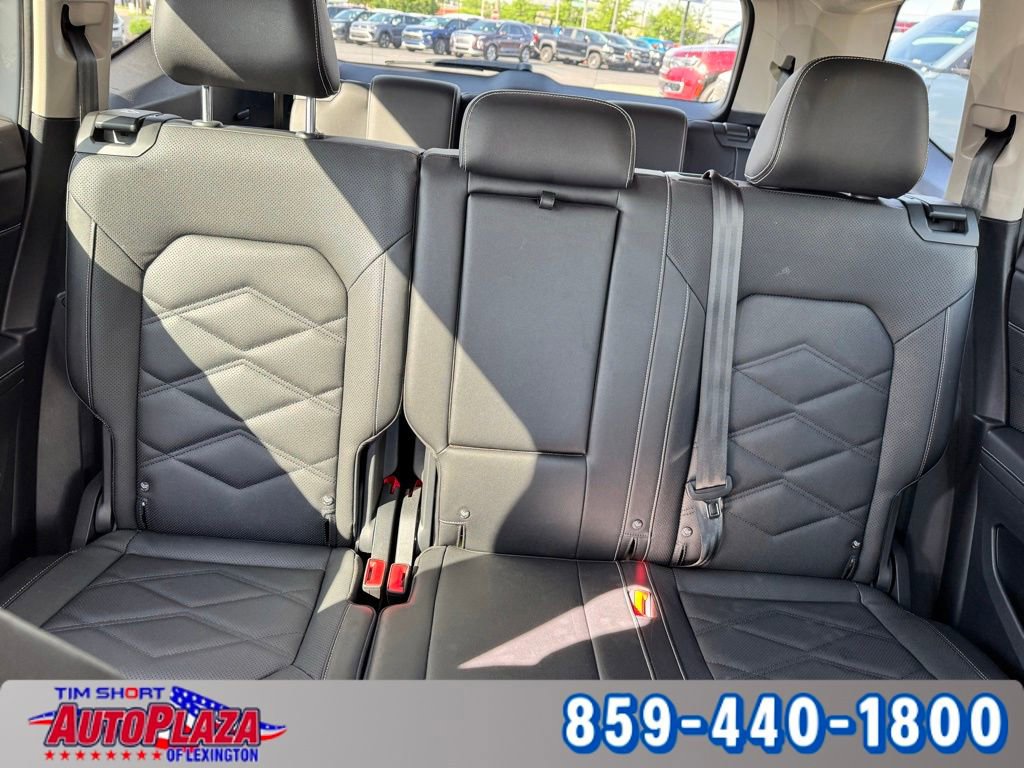 Used 2025 Volkswagen Atlas SE AWD/4WD image 47