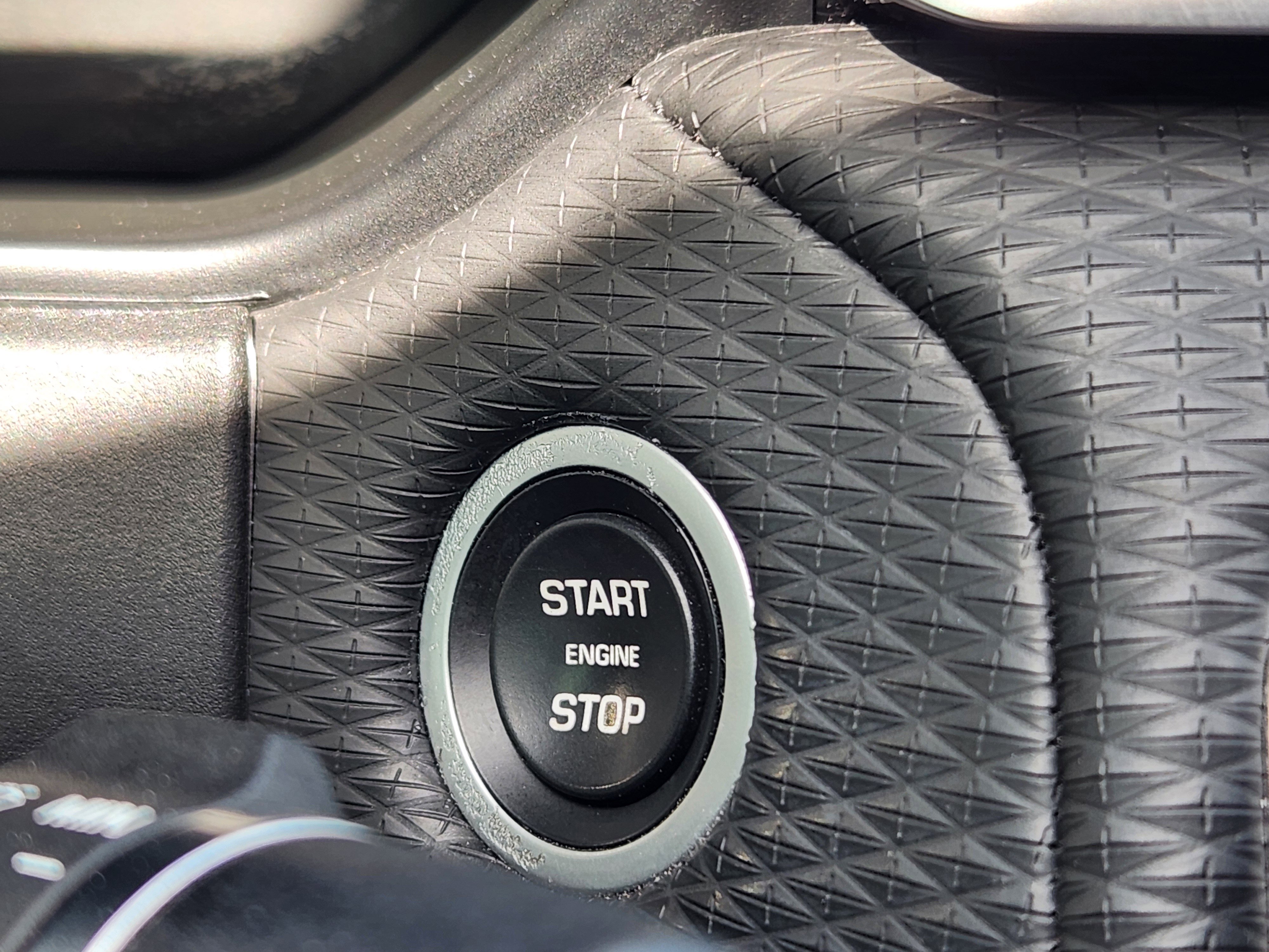 Used 2019 Land Rover Range Rover Velar R-Dynamic SE AWD/4WD image 15