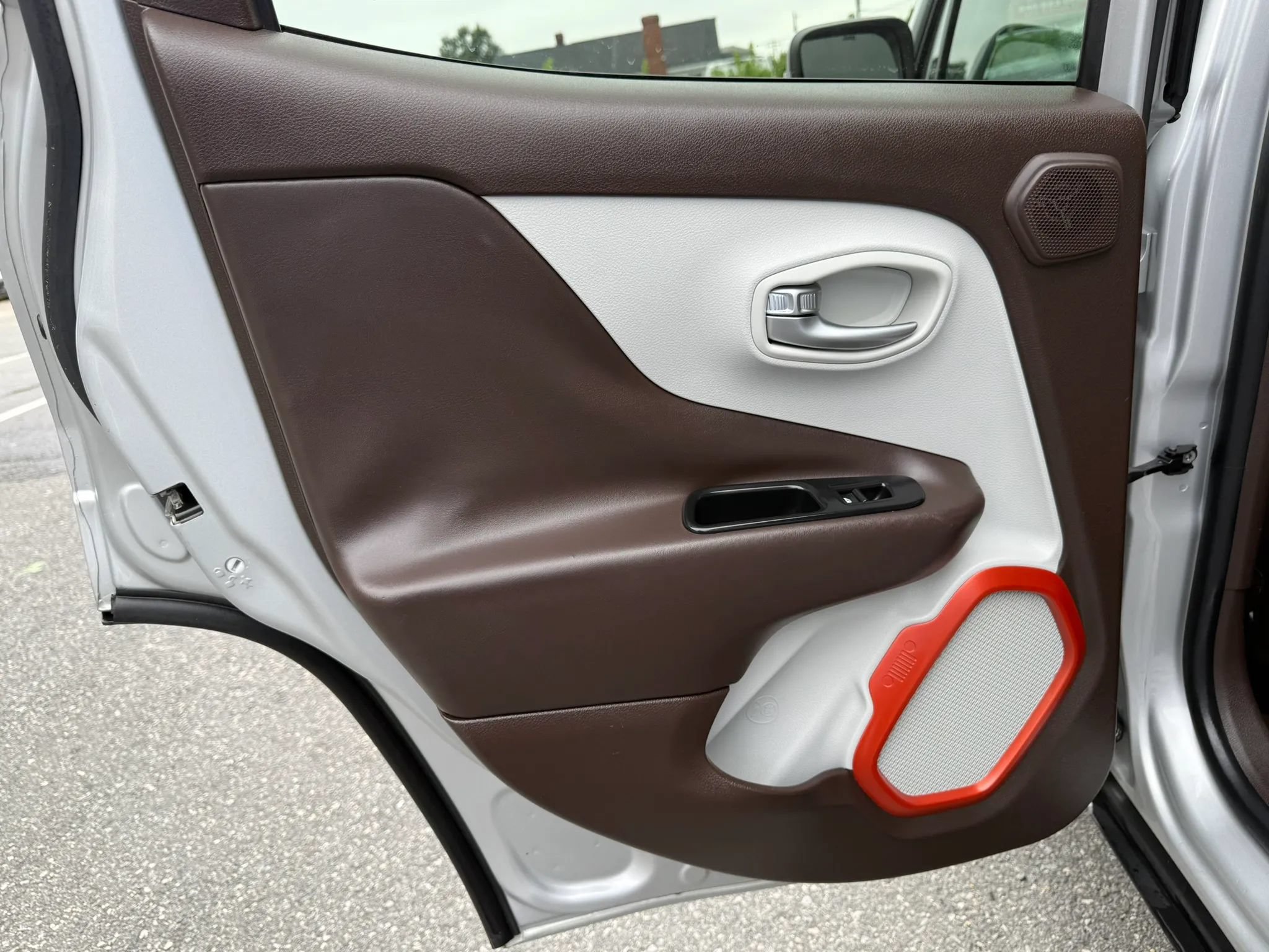 Used 2015 Jeep Renegade Limited AWD/4WD image 29