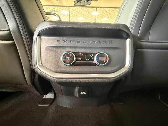Used 2025 Ford Expedition Max Active AWD/4WD image 26