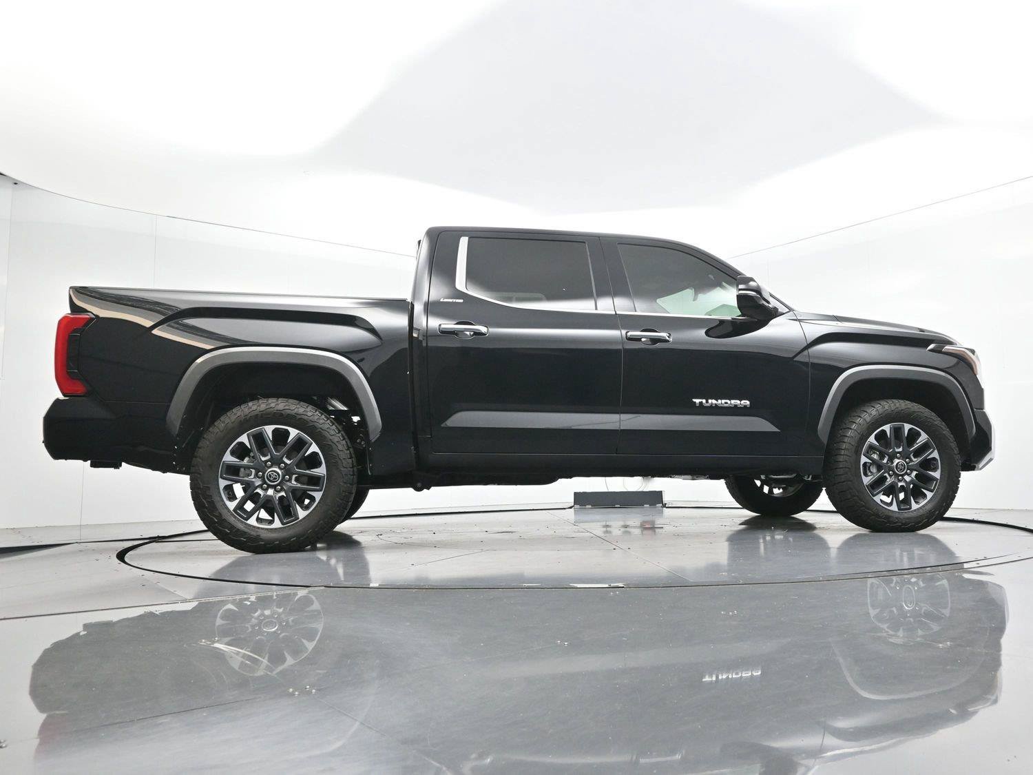 Used 2026 Toyota Tundra Limited AWD/4WD image 49