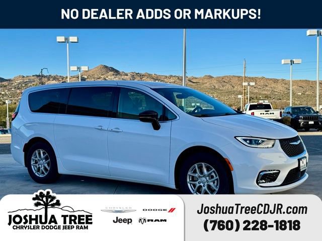 New 2026 Chrysler Pacifica Select image 1