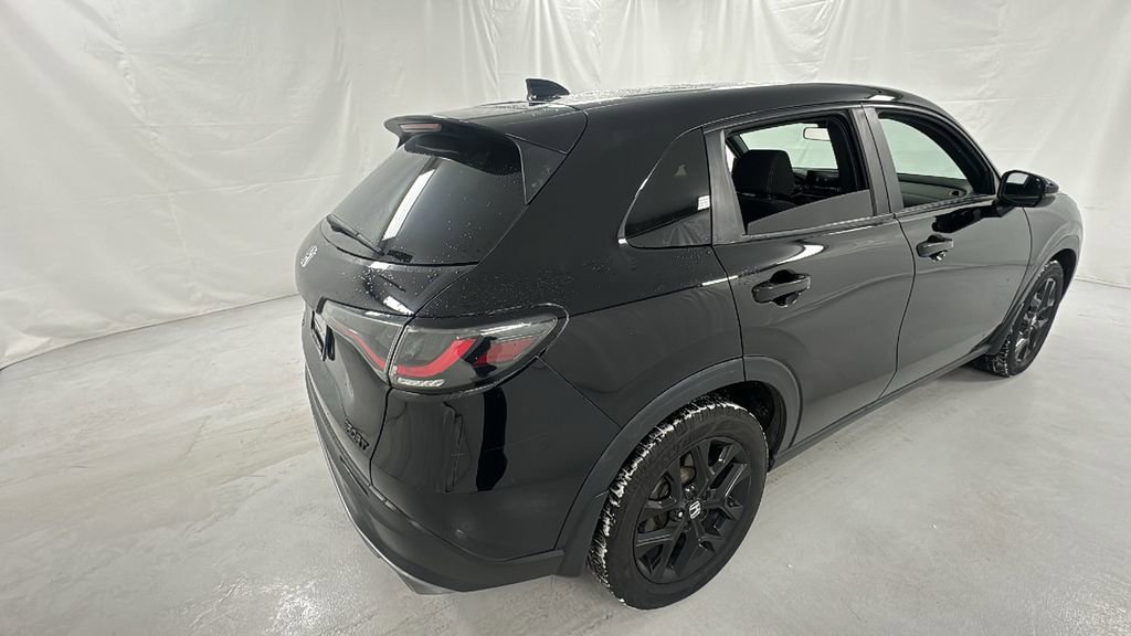 Used 2023 Honda HR-V Sport image 3