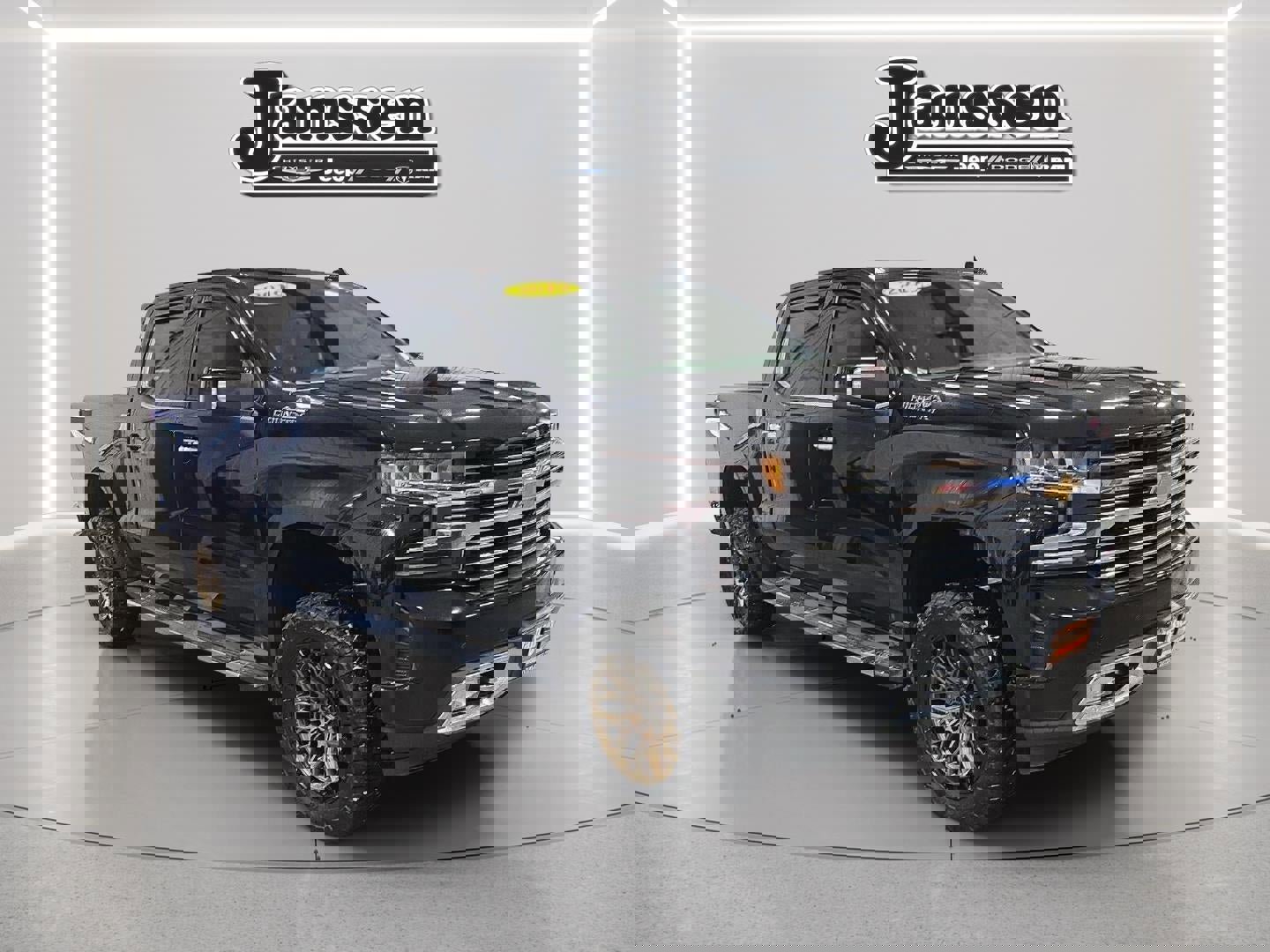 Used 2019 Chevrolet Silverado 1500 High Country w/ Technology Package image 5