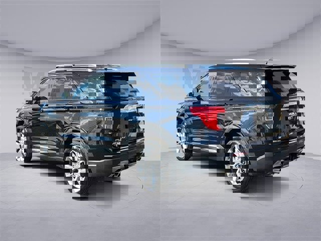 Certified 2023 Ford Explorer Platinum w/ Technology Package image 3