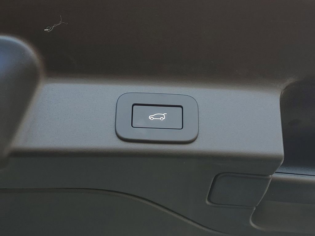 New 2026 Jaguar F-PACE R-Dynamic S image 33