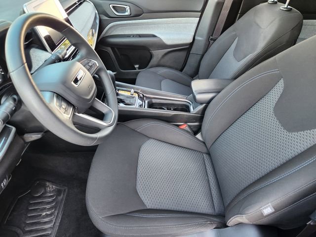 Used 2025 Jeep Compass Sport image 12
