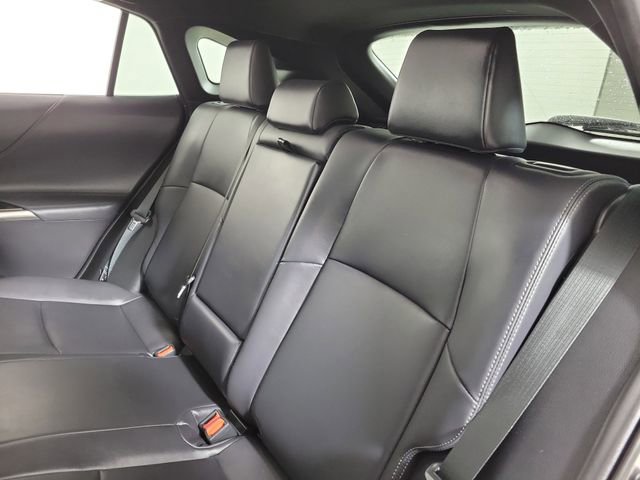 Used 2024 Toyota Venza XLE image 13