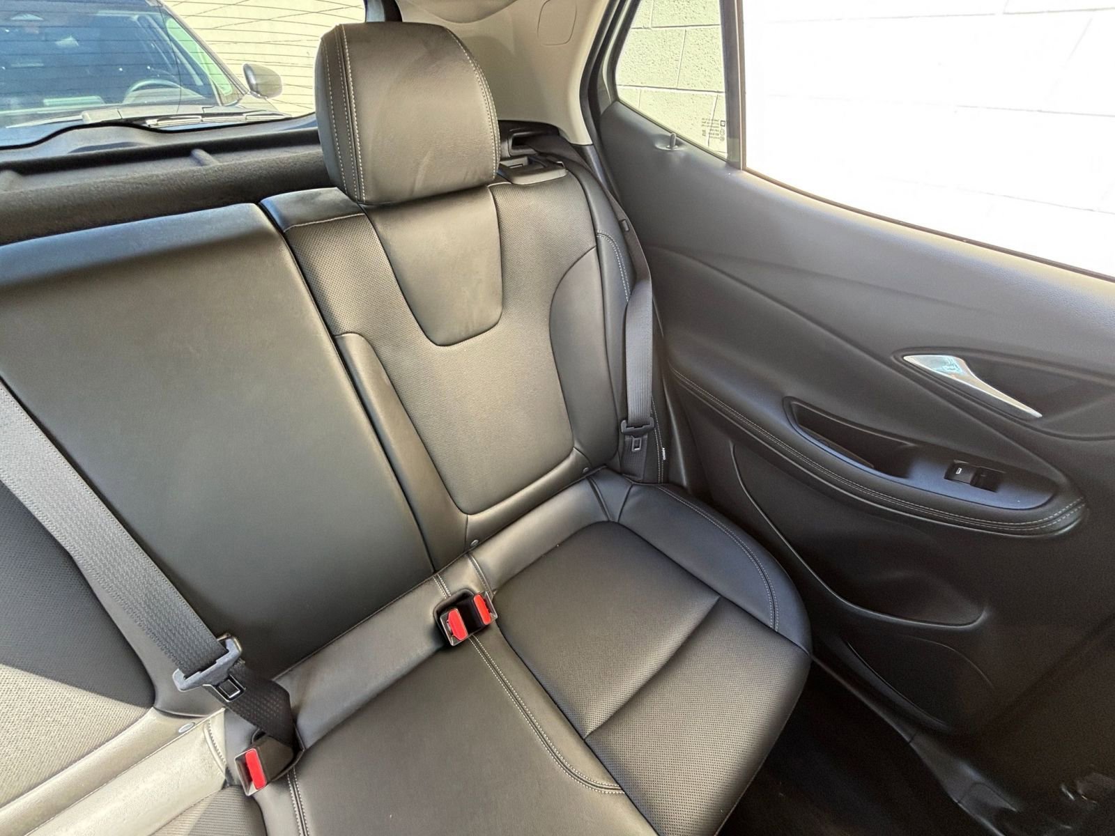 Used 2024 Buick Encore GX Sport Touring image 37