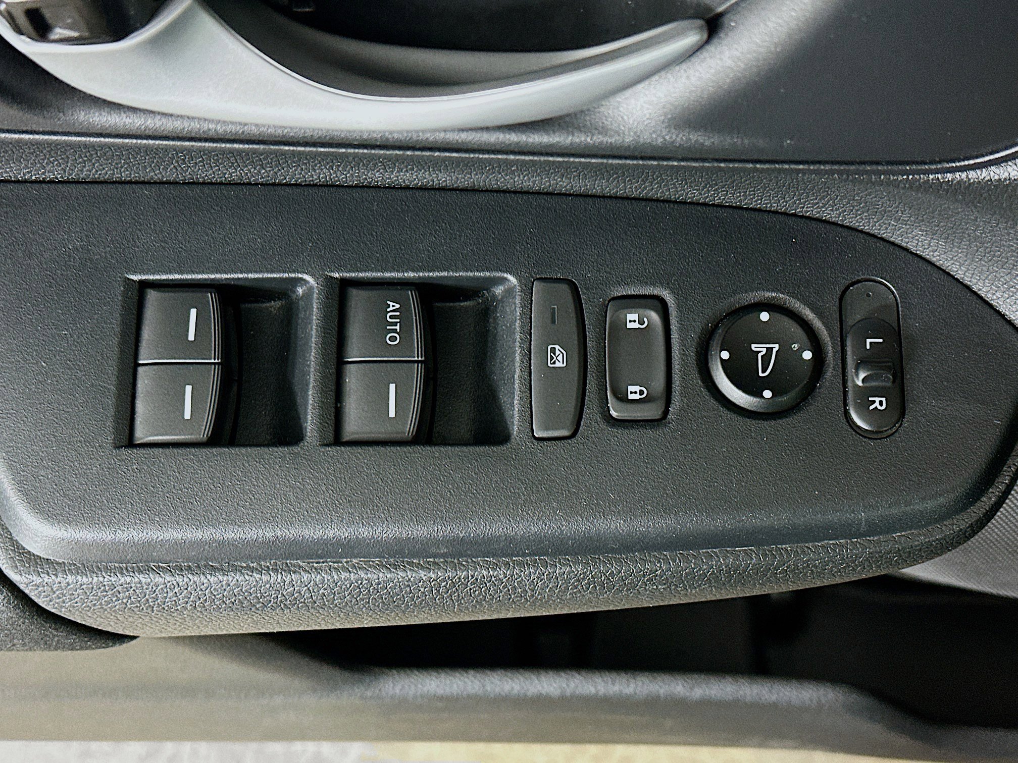 Used 2019 Honda CR-V LX image 15