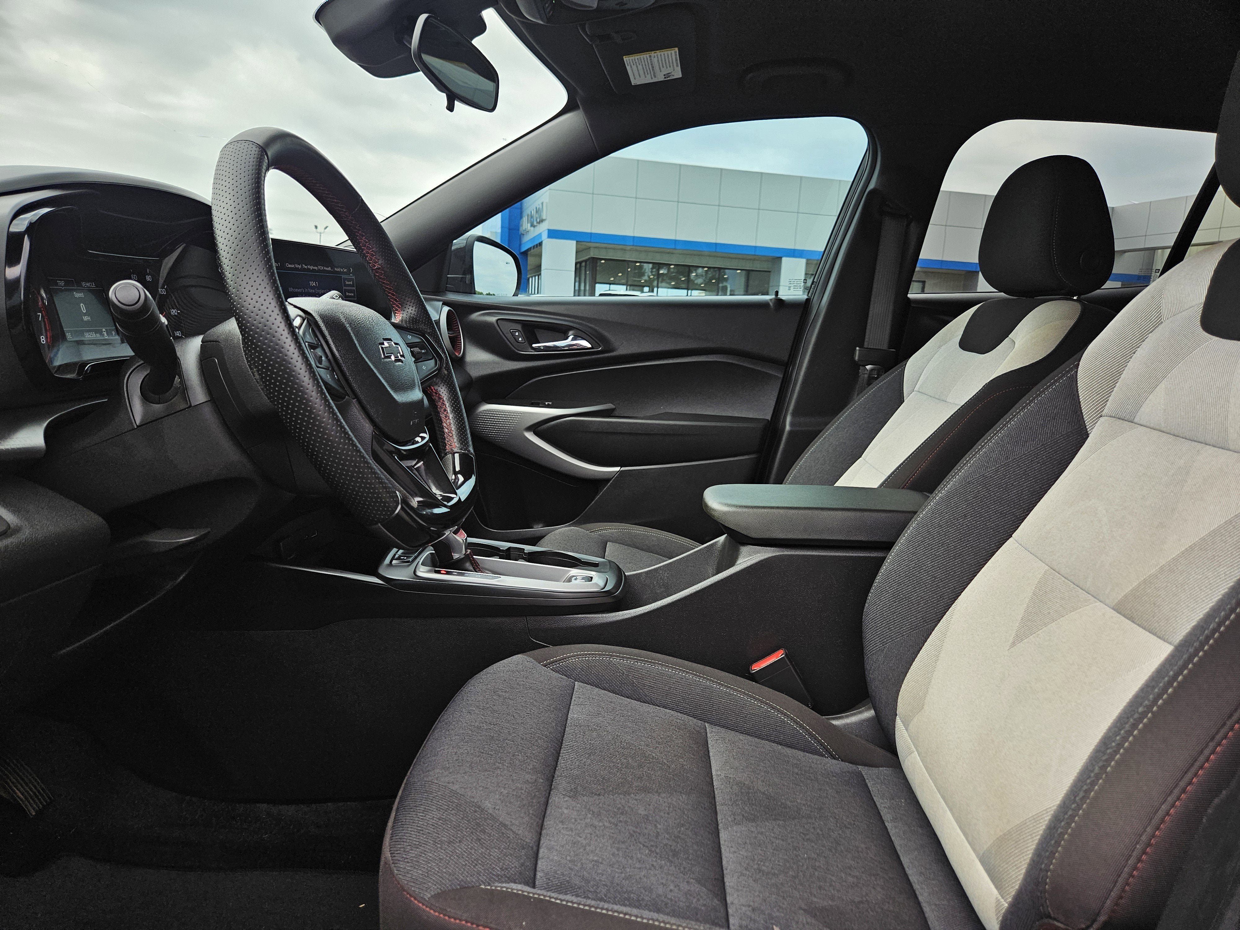 Used 2024 Chevrolet Trax RS w/ Driver Confidence Package FWD image 10