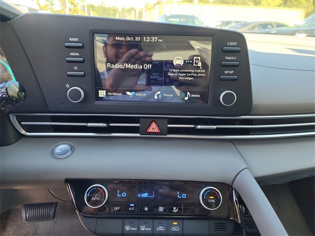 New 2025 Hyundai Elantra Blue image 18