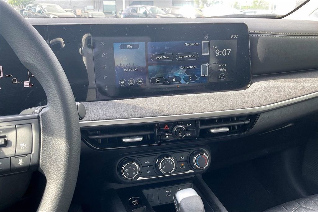 Certified 2025 Nissan Kicks SV image 5