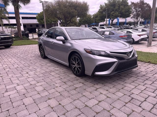 Used 2024 Toyota Camry SE FWD image 16
