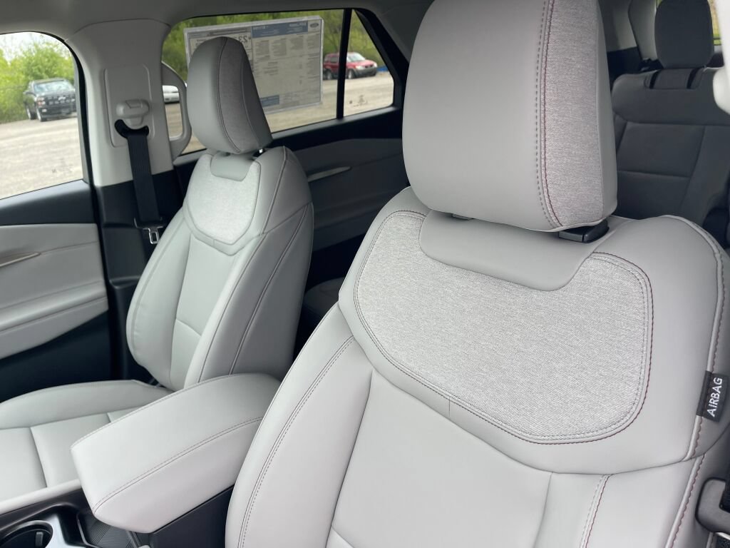 New 2026 Ford Explorer Active w/ Active Comfort Package AWD/4WD image 9