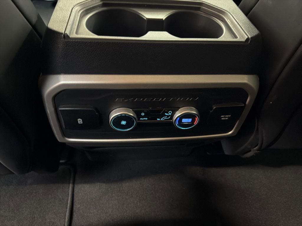 Used 2024 Ford Expedition XLT image 17