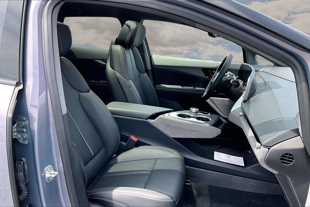 Used 2025 Cadillac Optiq Luxury 2 AWD/4WD image 28