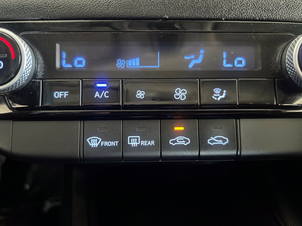 Used 2025 Hyundai Elantra Hybrid FWD image 46