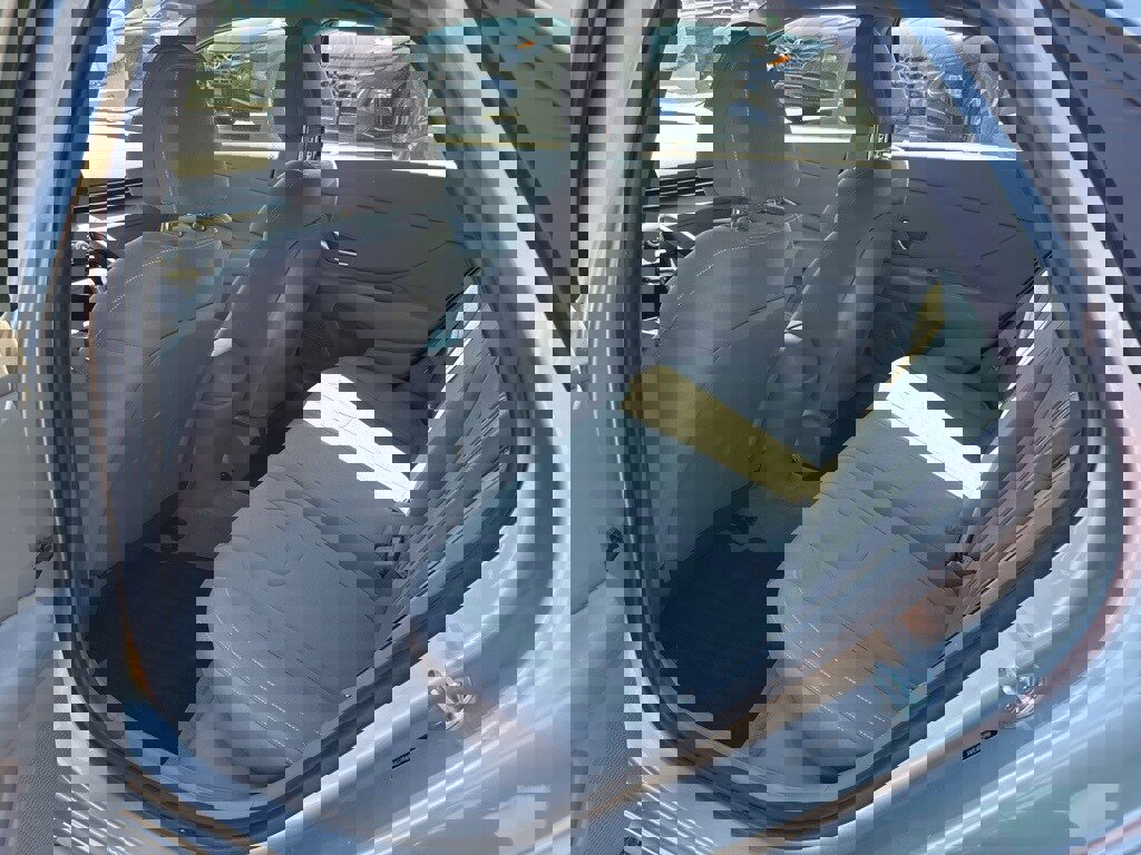 Used 2023 Hyundai Elantra SEL image 14