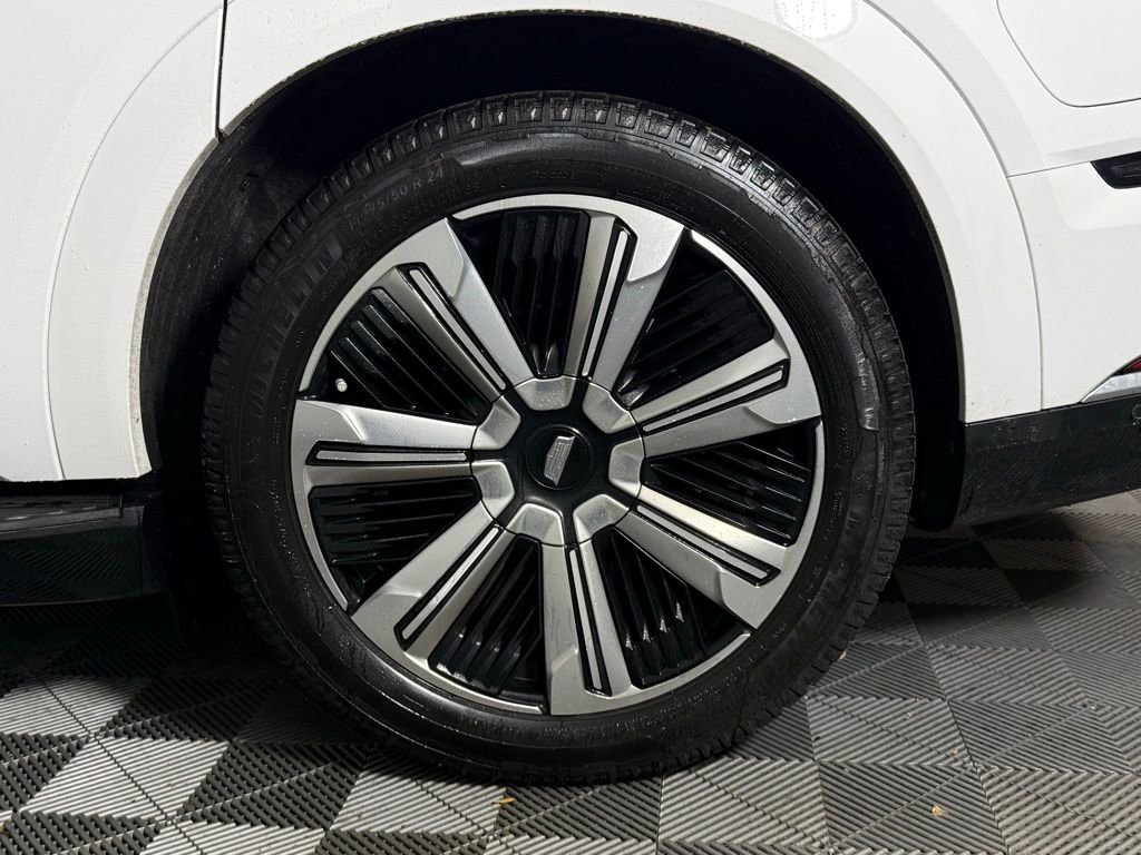 Used 2025 Cadillac Escalade IQ Luxury 1 image 14