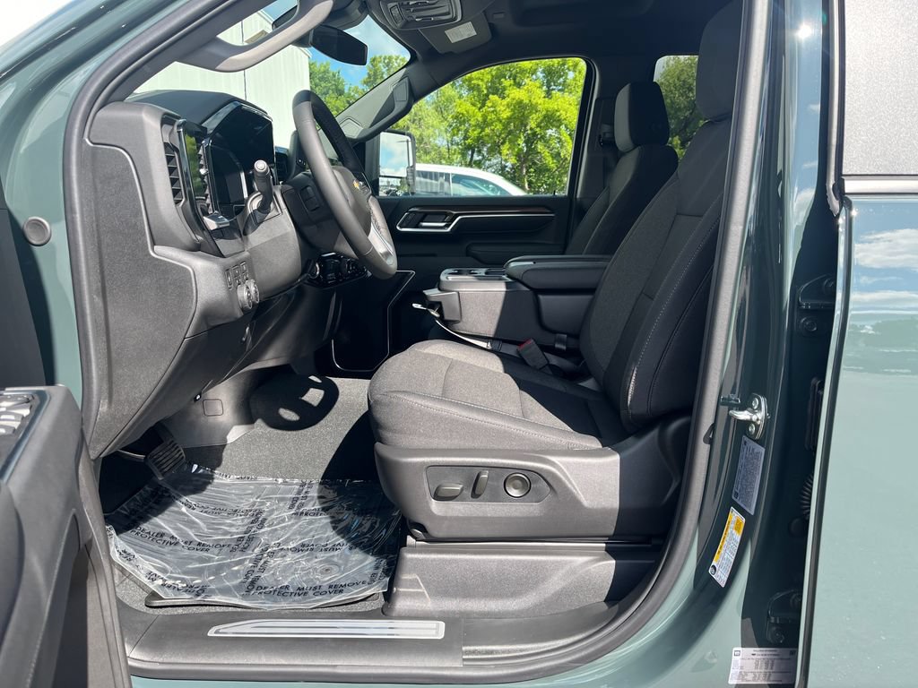New 2026 Chevrolet Silverado 2500 LT w/ Convenience Package AWD/4WD image 9