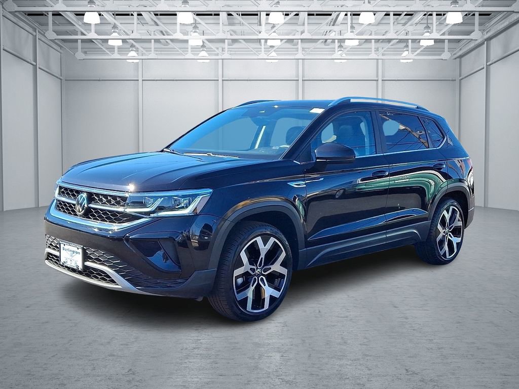 Certified 2023 Volkswagen Taos SEL image 3