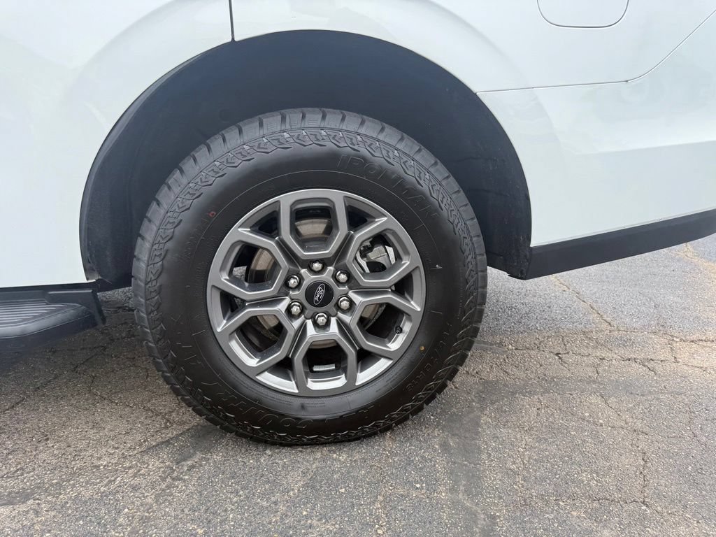 Used 2025 Ford Expedition Active RWD image 13
