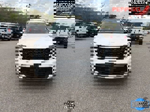 Used 2024 Kia Sorento S image 5