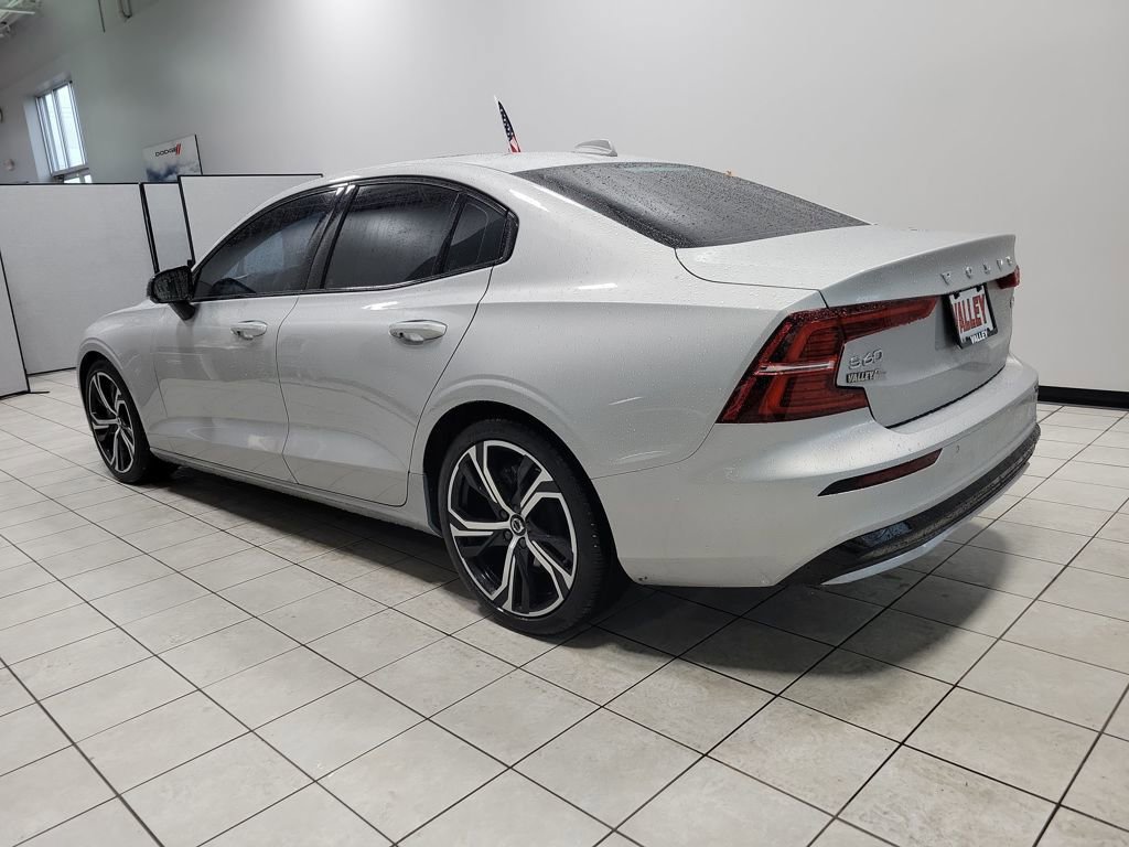 Used 2024 Volvo S60 B5 Core image 15