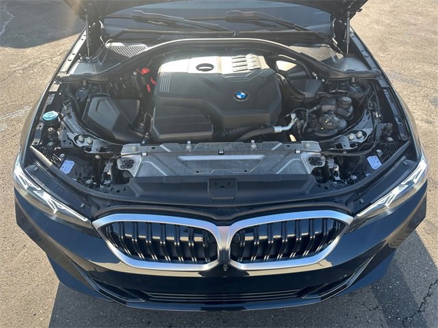 Used 2024 BMW 330i xDrive Sedan w/ Premium Package image 34