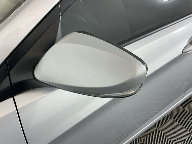 Used 2013 Hyundai Accent SE image 9