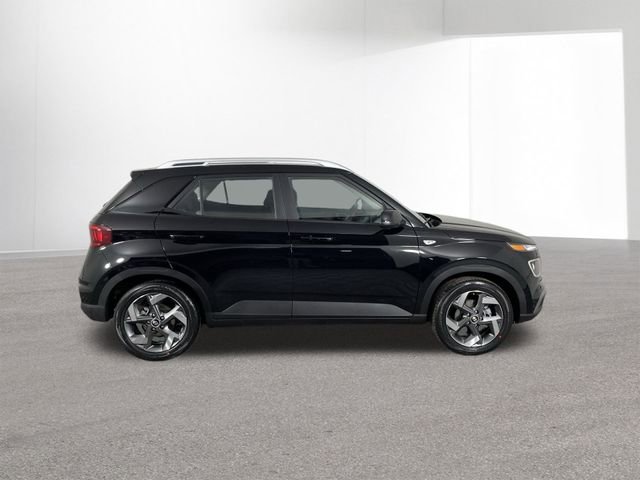 Certified 2025 Hyundai Venue SEL image 41