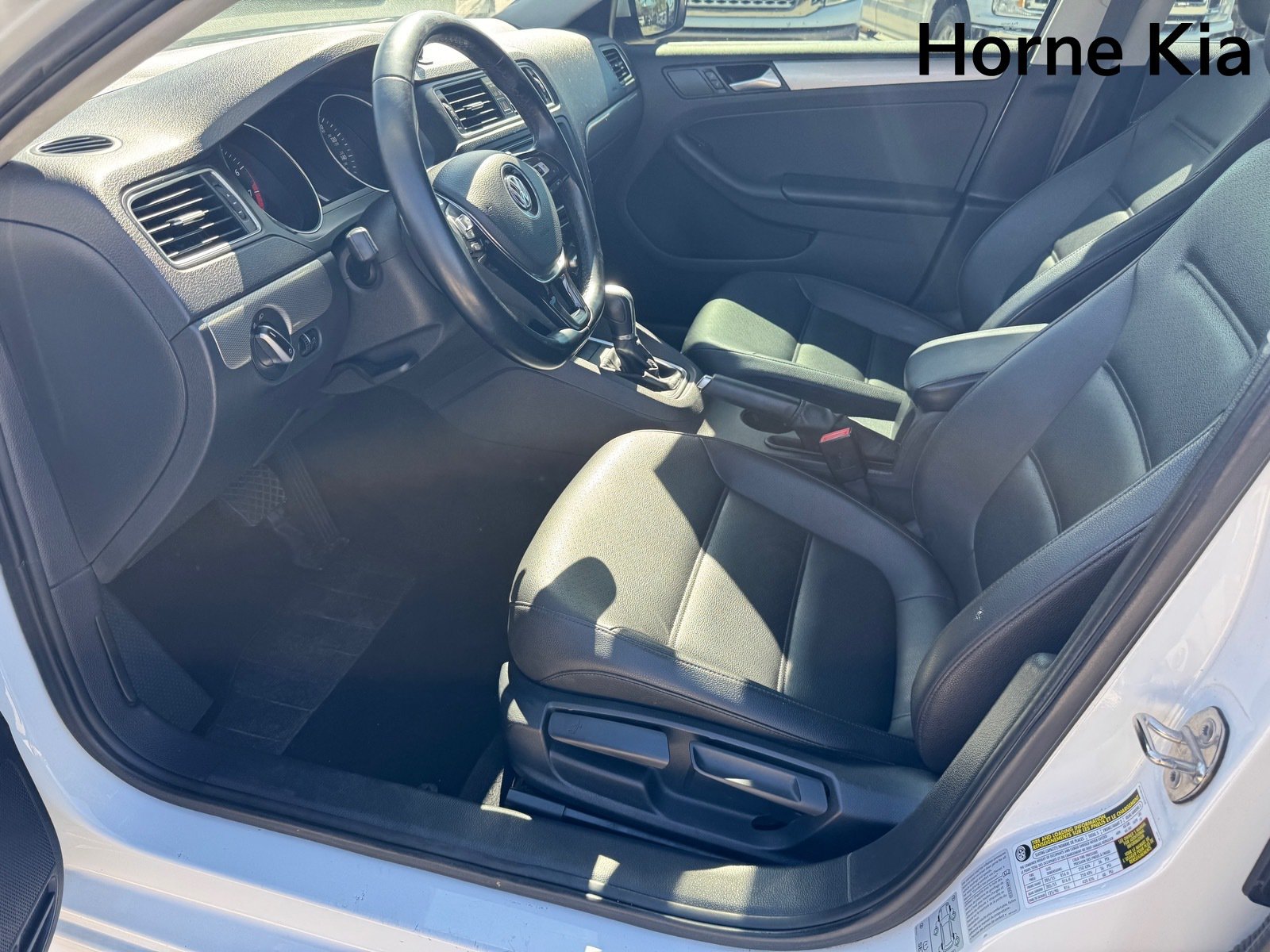 Used 2017 Volkswagen Jetta SE FWD image 10