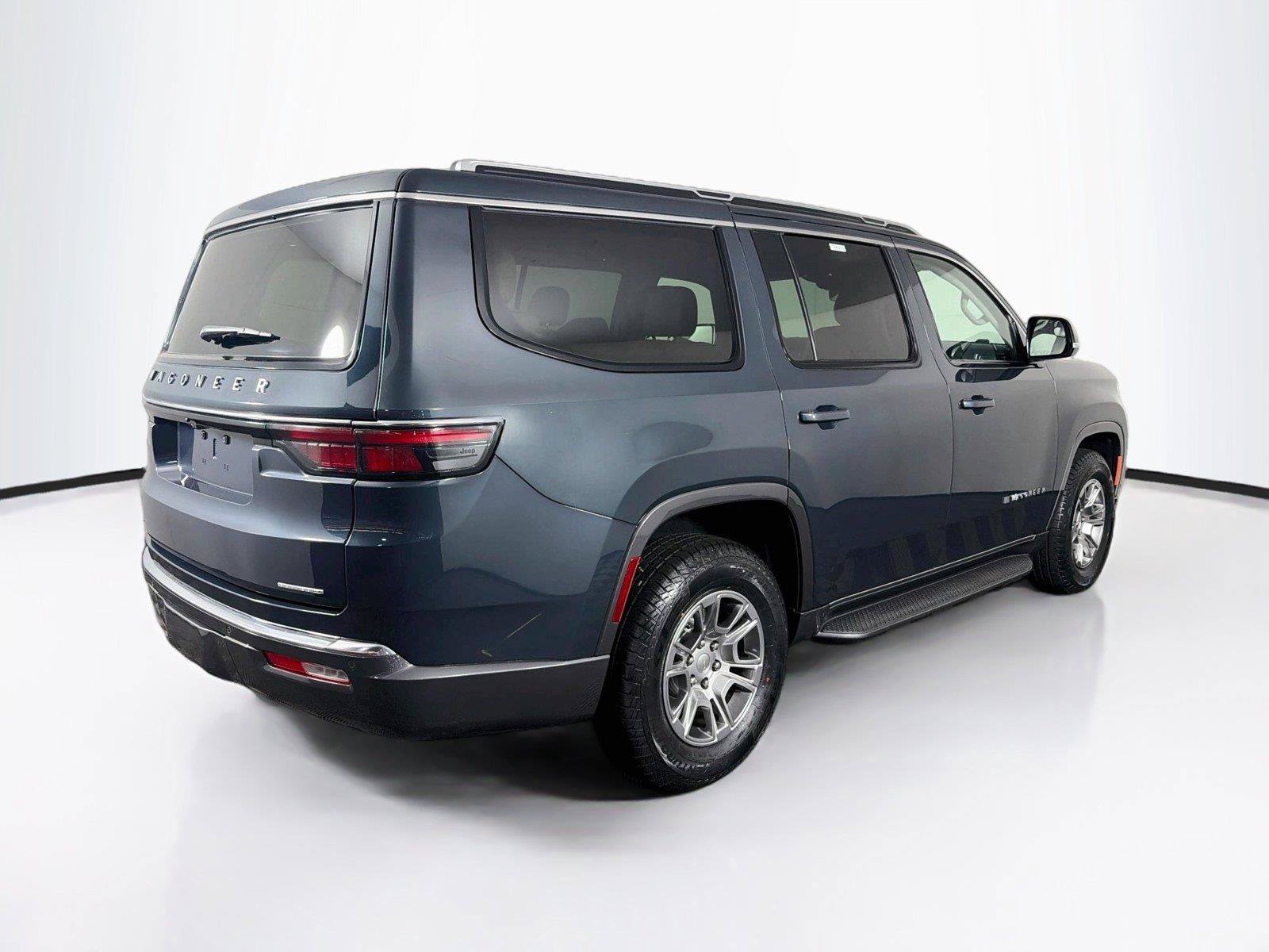 Used 2022 Jeep Wagoneer Series I AWD/4WD image 11