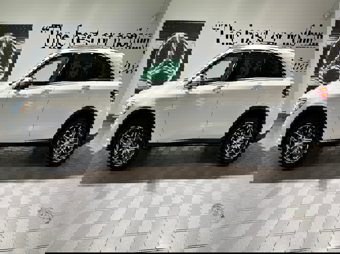 Used 2016 Mercedes-Benz GLC 300 4MATIC image 3