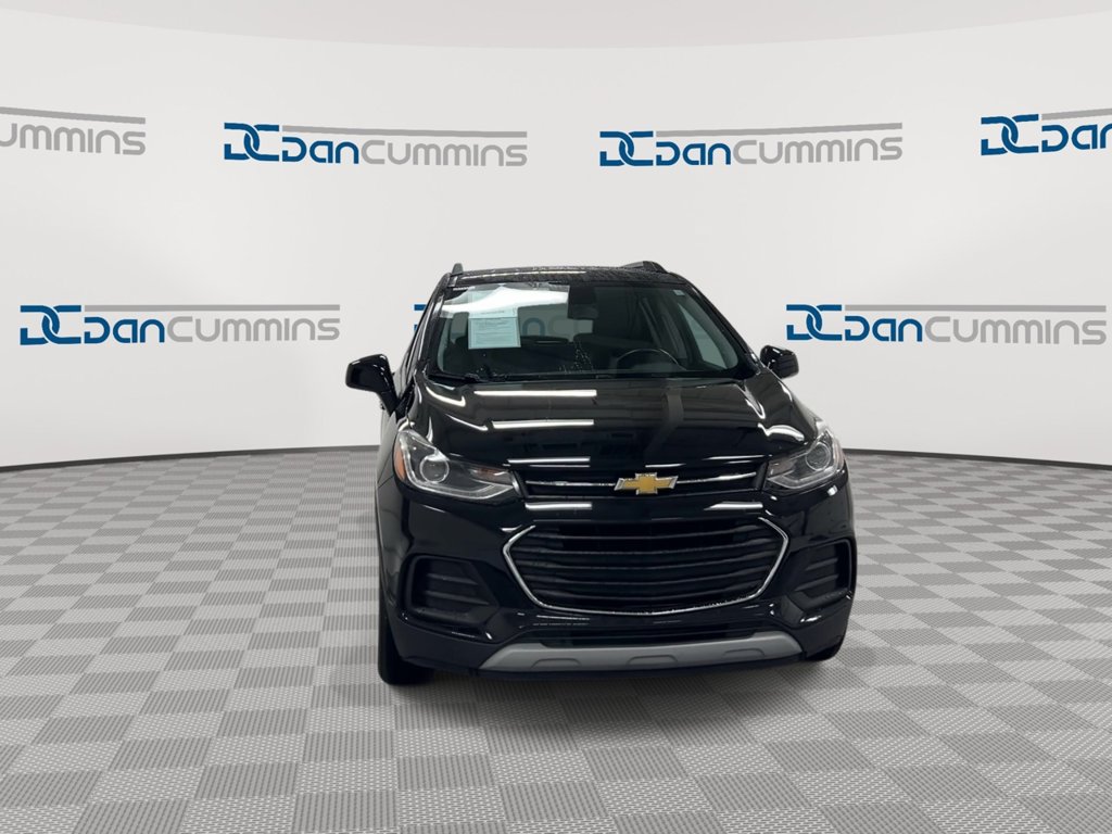 Used 2018 Chevrolet Trax LT w/ LT Convenience Package FWD image 3