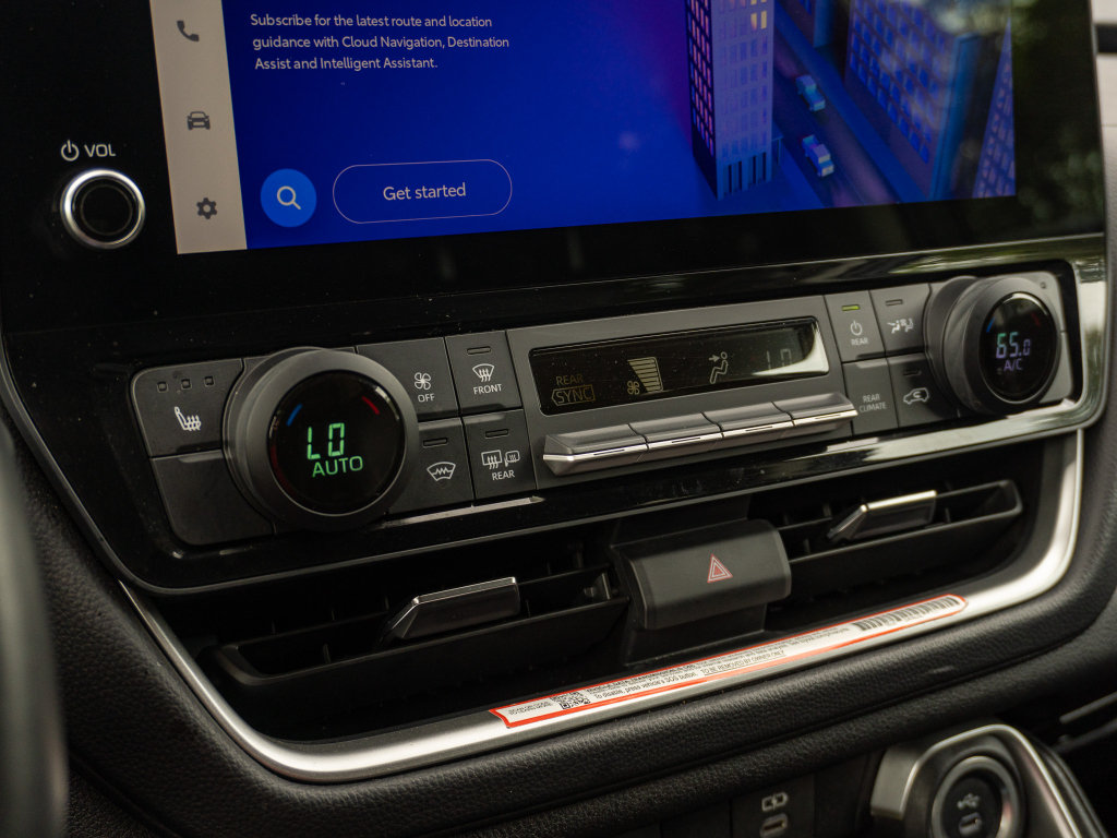 Used 2025 Toyota Grand Highlander AWD image 25