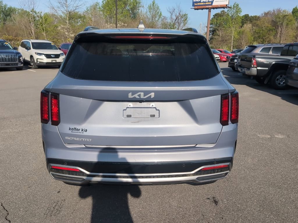 Used 2023 Kia Sorento S w/ Panoramic Sunroof Package image 7