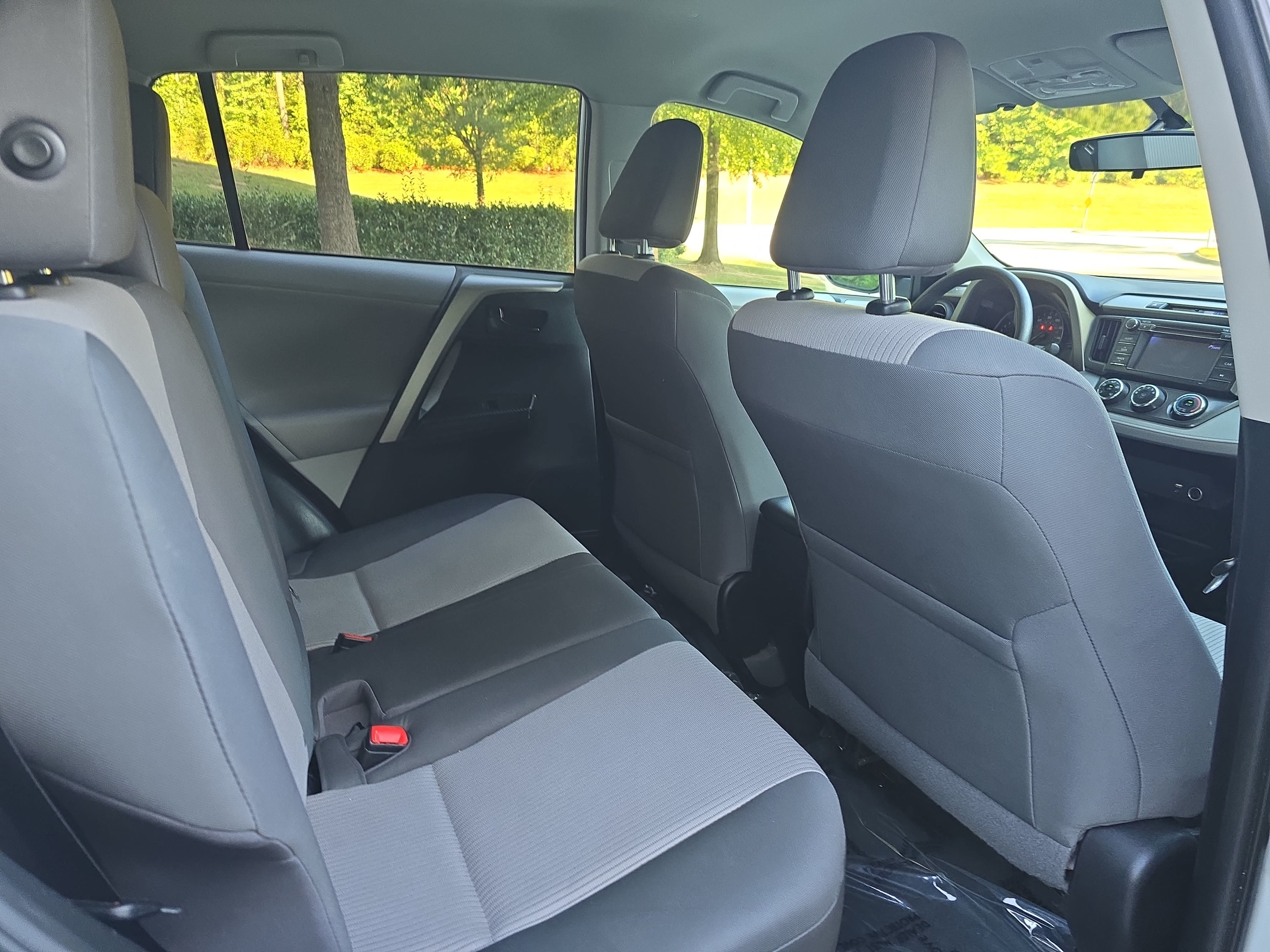 Used 2013 Toyota RAV4 LE FWD image 11