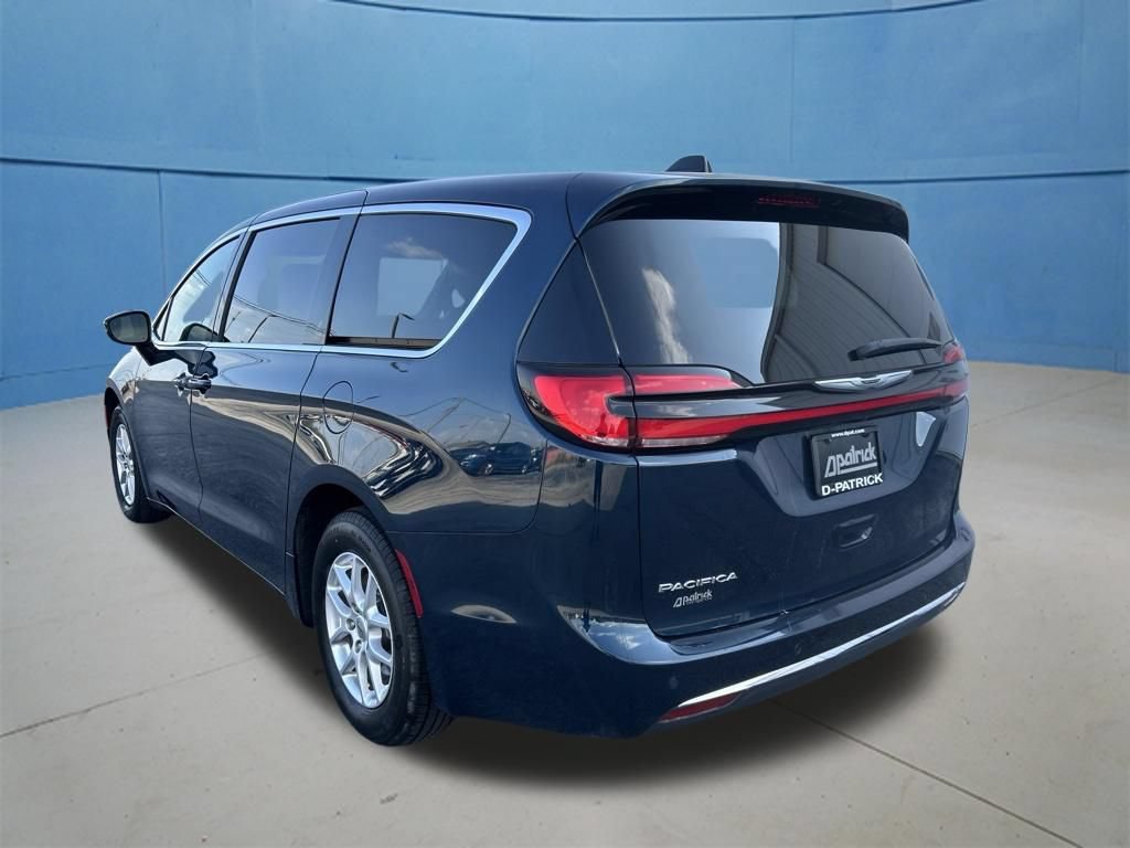 Used 2025 Chrysler Pacifica Select FWD image 7